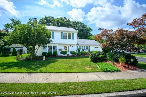 41 Bernard Dr, Howell, NJ 07731