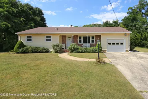 4502 Spring St, Wall Township, NJ 07753
