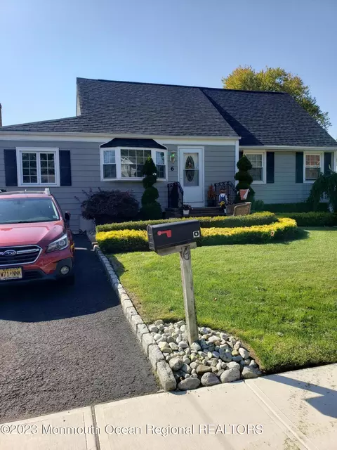 6 Oregon Ave, Hazlet, NJ 07730