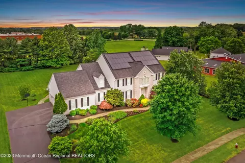1 Blossom Hill Dr, Plainsboro, NJ 08536