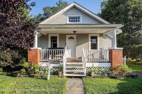 516 Cedar St, Lakehurst, NJ 08733
