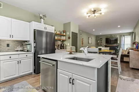14 Reddington Dr, Matawan, NJ 07747 photo 25