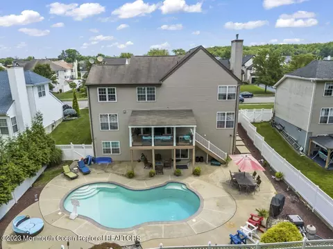 14 Reddington Dr, Matawan, NJ 07747 photo 2