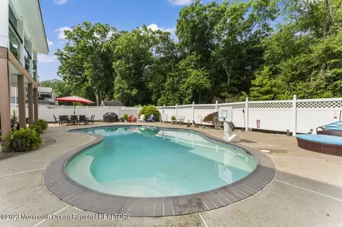 14 Reddington Dr, Matawan, NJ 07747 photo 19