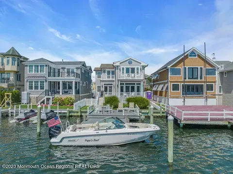 24 Poole Ave, Avon By The Sea, NJ 07717