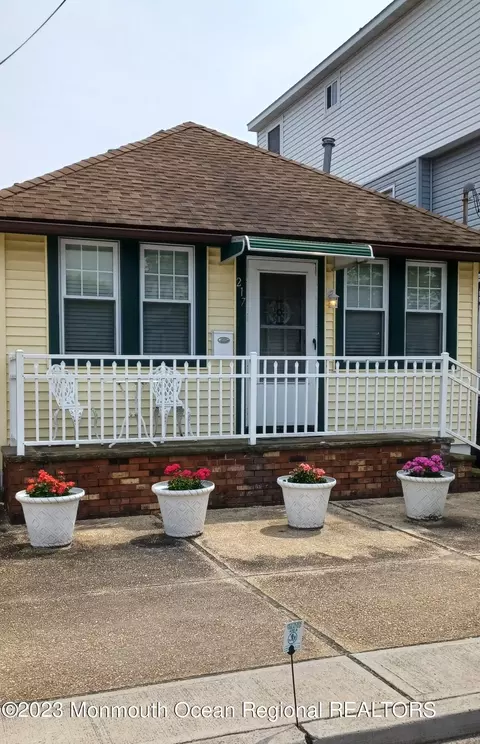 217 Dupont Ave, Seaside Heights, NJ 08751