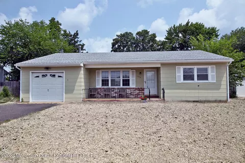 1006 Sarasota Dr, Forked River, NJ 08731