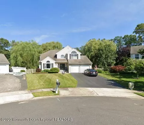 574 Loxley Dr, Toms River, NJ 08753