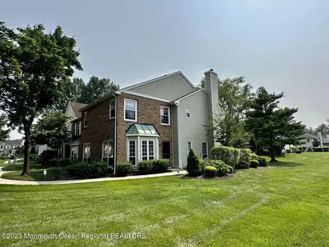 563 Manchester Pl, Morganville, NJ 07751