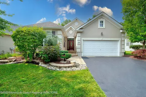 14 Arcaro Rd, Manalapan, NJ 07726