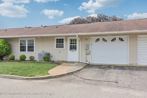 5 Yorkshire Ct # b, Manchester, NJ 08759