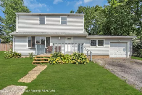 412 Spar Ave, Beachwood, NJ 08722