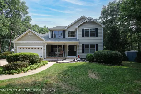 435 Oak Ave, Stafford, NJ 08050