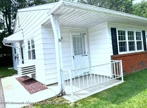 7 Ohio Dr #B, Whiting, NJ 08759