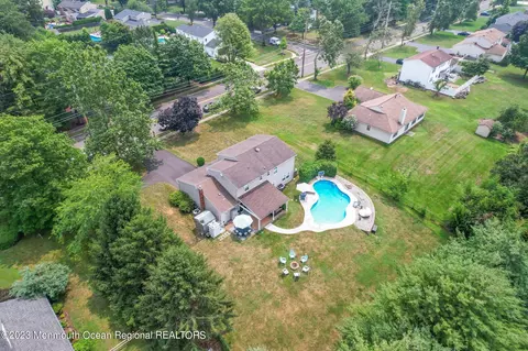 914 Waterworks Rd, Freehold, NJ 07728