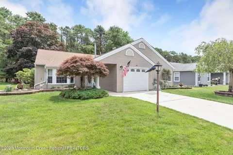 68 Sheffield Dr, Forked River, NJ 08731