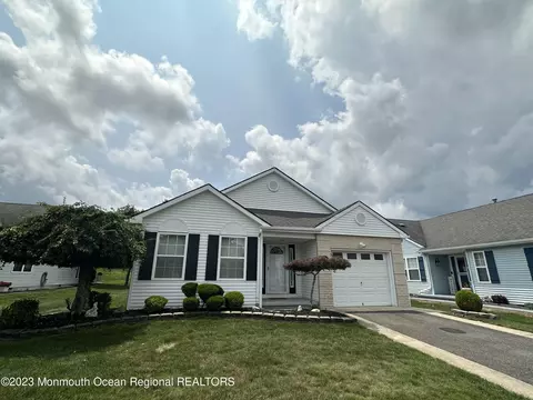 6 Plymouth Ct, Toms River, NJ 08757