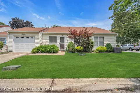 746 Liverpool Cir # a, Manchester, NJ 08759