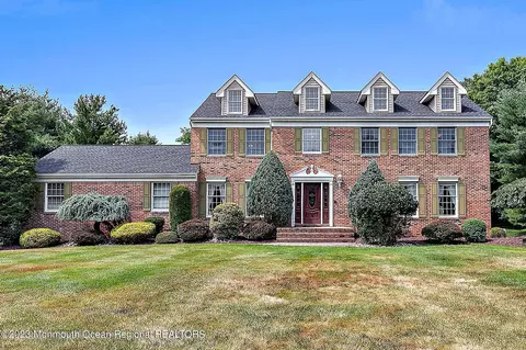 3 Chardonnay Dr, Holmdel, NJ 07733