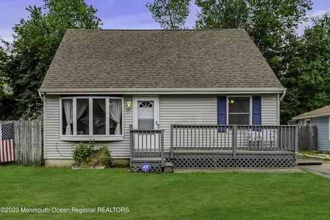 50 Central Ave, Waretown, NJ 08758