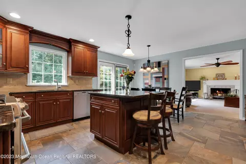 17 Lordina Dr, Edison, NJ 08817 photo 10
