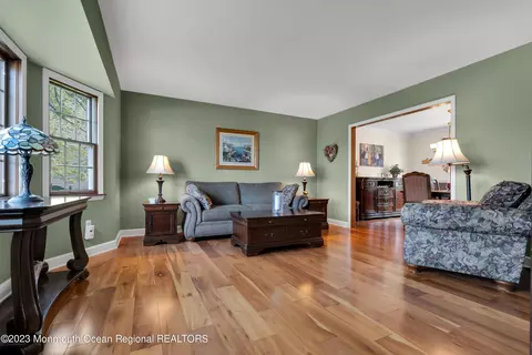 17 Lordina Dr, Edison, NJ 08817 photo 4