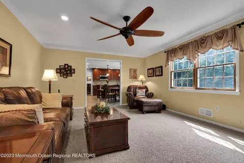 17 Lordina Dr, Edison, NJ 08817 photo 16