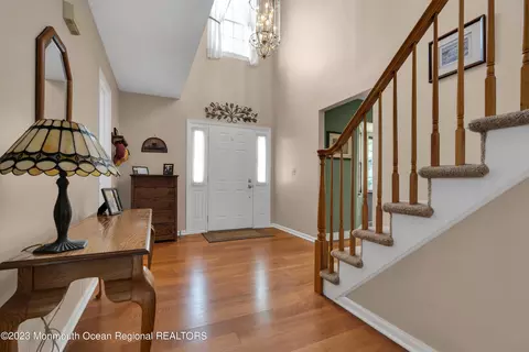 17 Lordina Dr, Edison, NJ 08817 photo 2