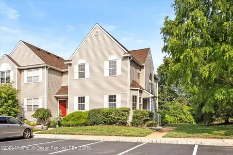 3001 Smoke House Ct, Freehold, NJ 07728