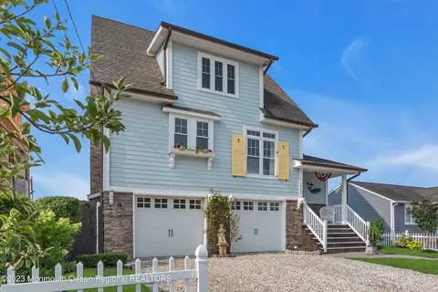 909 Montauk Dr, Forked River, NJ 08731