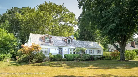 43 Kings Hwy, Middletown, NJ 07748