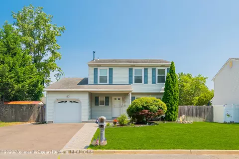 281 Lehigh St, Brick, NJ 08724