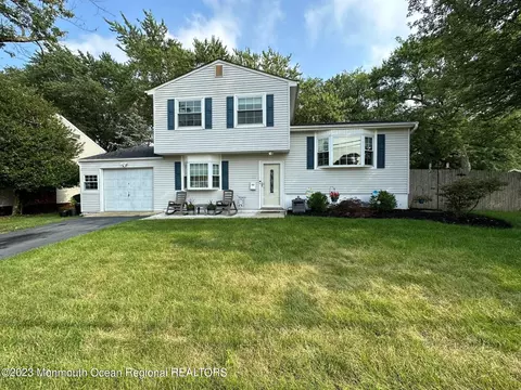 23 Marsand Dr, Hazlet, NJ 07730