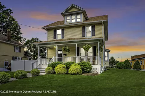 370 Atlantic St, Keyport, NJ 07735