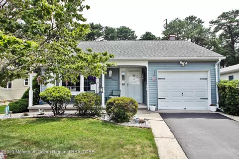 170 Pulaski Blvd, Toms River, NJ 08757
