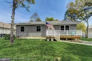 233 Middie Ln, Manahawkin, NJ 08050