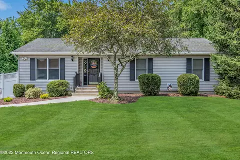 821 Wright Debow Rd, Jackson, NJ 08527