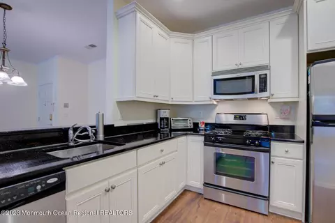 436 Sophee Ln, Lakewood, NJ 08701
