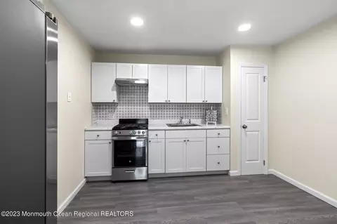 17 Robin St #B, Manchester, NJ 08759