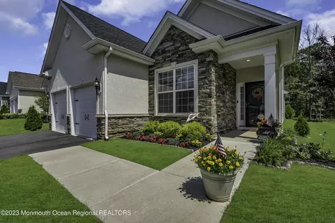 3800 Dorchester Dr, Williamstown, NJ 08094