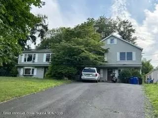 4 Heather Dr, Manalapan, NJ 07726