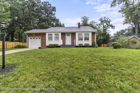 17 Germania Ct, Toms River, NJ 08755