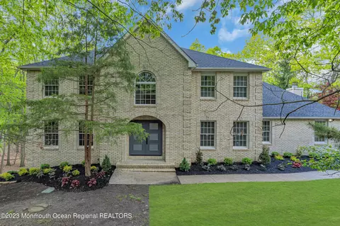 3 Oak Hill Dr, Millstone, NJ 08510