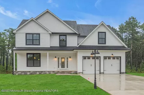 131 Floral Ct, Bayville, NJ 08721