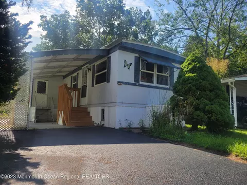 62 Antonia Dr, Jackson, NJ 08527