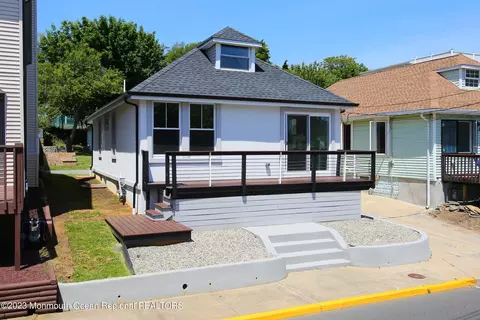 61 Portland Rd, Highlands, NJ 07732