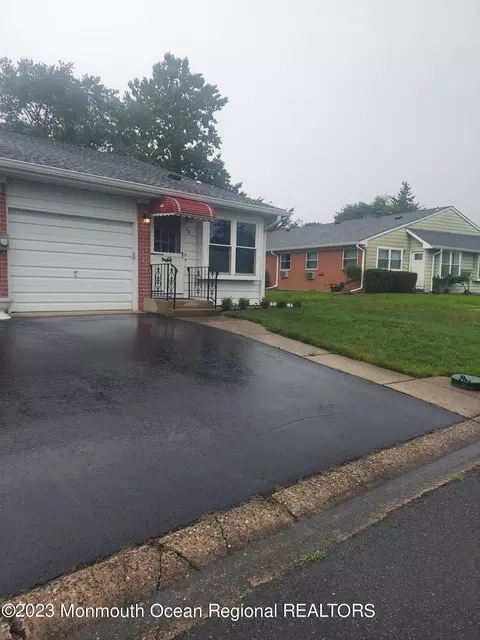 3 Ironside Dr #B, Manchester, NJ 08759
