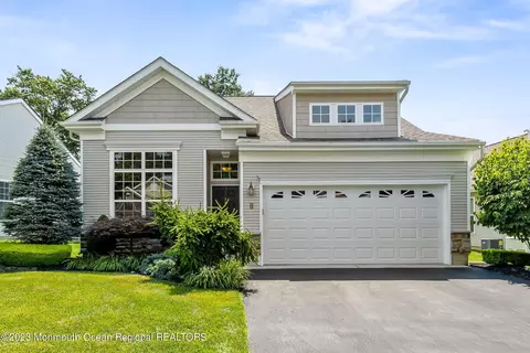 8 Criollo Rd, Manalapan, NJ 07726