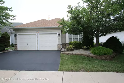 15 Provence Dr, Manchester, NJ 08759