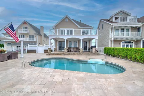 697 Princeton Ave, Brick, NJ 08724